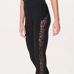 Lululemon black hold on tight leggings mesh sides